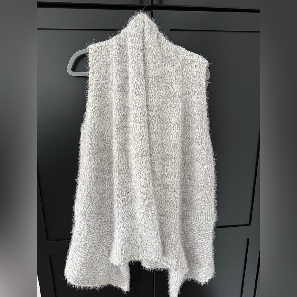 Luxe knit sweater vest from GILI